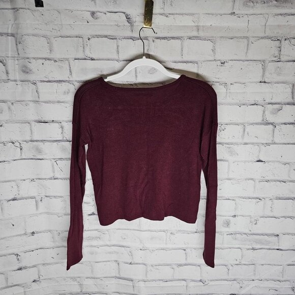 Brandy Melville Cropped Lightweight Maroon Sweater - Picture 2 of 6